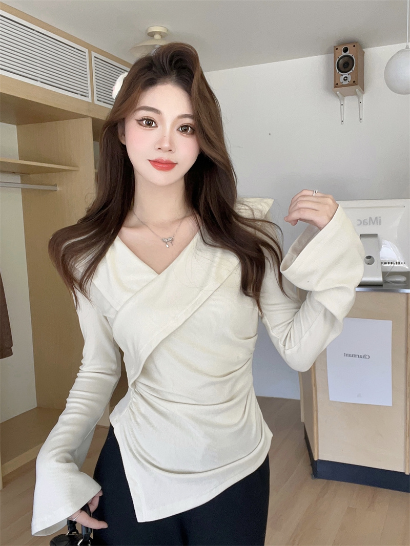 Plus Size Ruffle V-Neck Knit Top for Women Autumn Slim Fit Inner Shirt