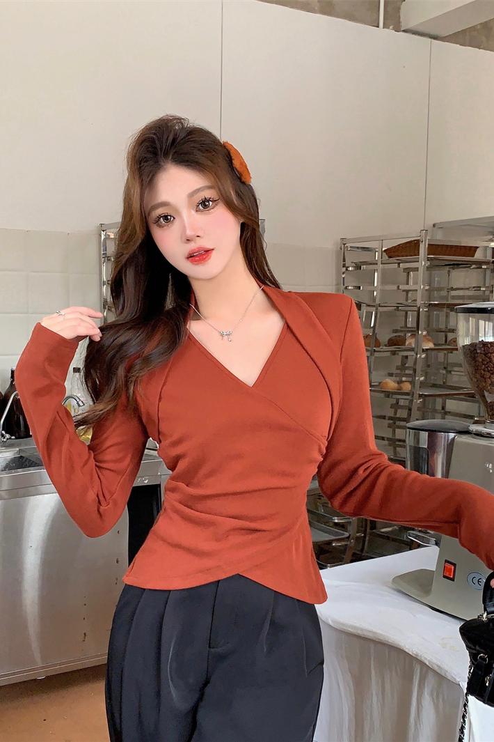 Women's Slimming Knit Top with Unique Design for Fall Commute - Image 5